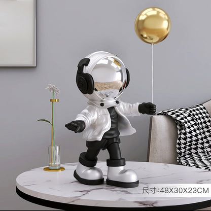 Baby Astronaut Balloon Statue