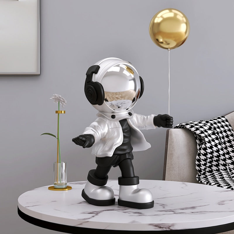 Baby Astronaut Balloon Statue