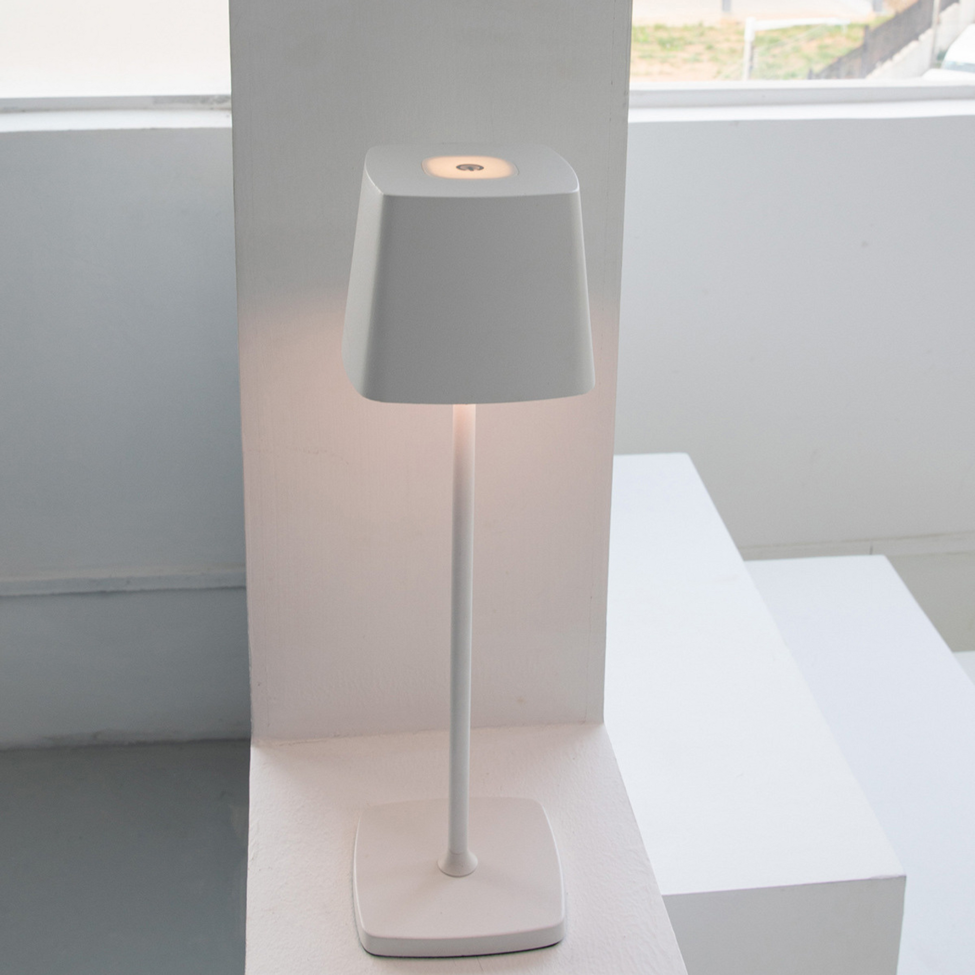 Flexilamp™ Portable Table Lamp